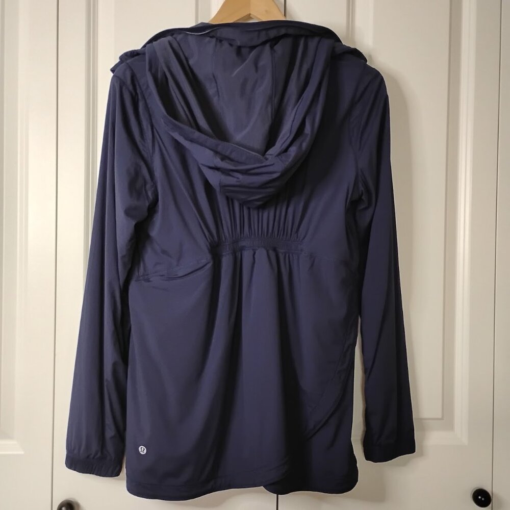 Lululemon Women’s Navy Blue Such A Cinch Water Repellent Rain Jacket Size 10 - Picture 2 of 7